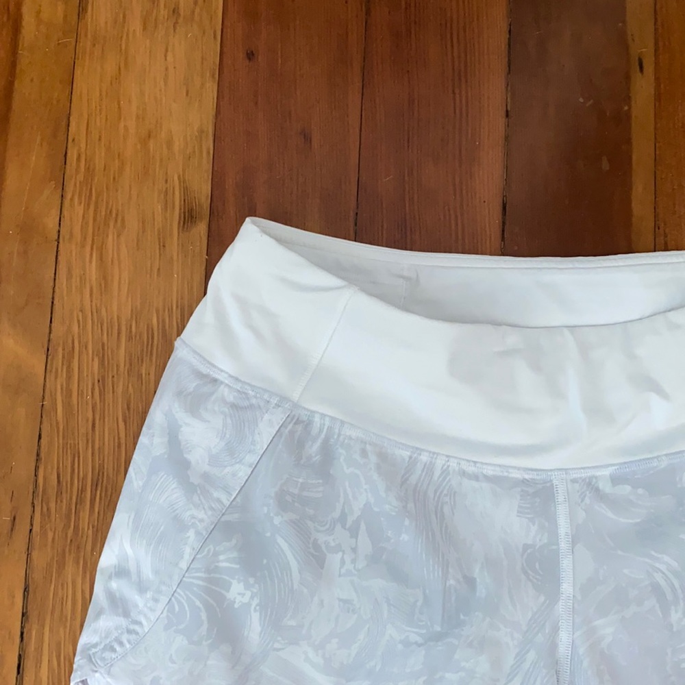 Lululemon white/light gray shorts